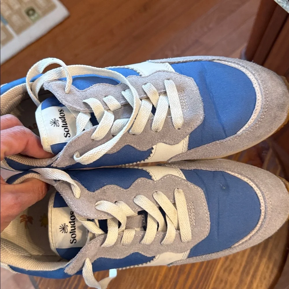 Soludos Retro 💙 🩵 🤍  sneakers size 9.5 euc!_9